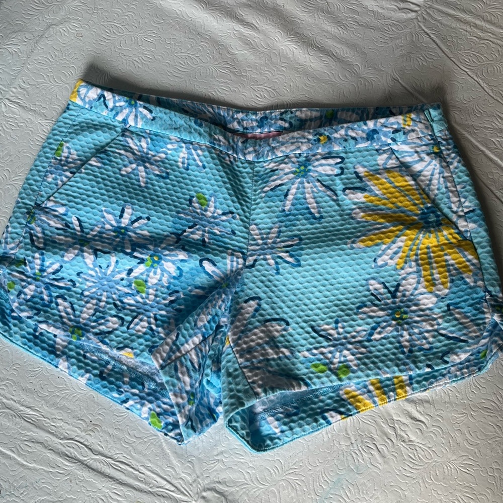 Lilly Pulitzer shorts blue floral preppy